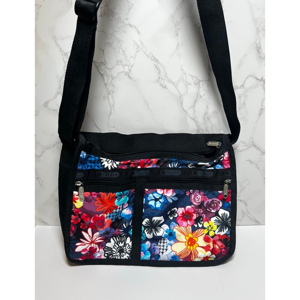 Lesportsac Deluxe Everyday Bag in Dark Floral